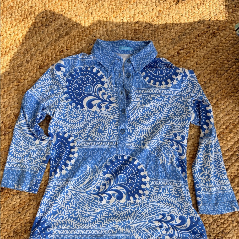 J. McLaughlin Blue and White quarter length stretch knit Top - Picture 2 of 6